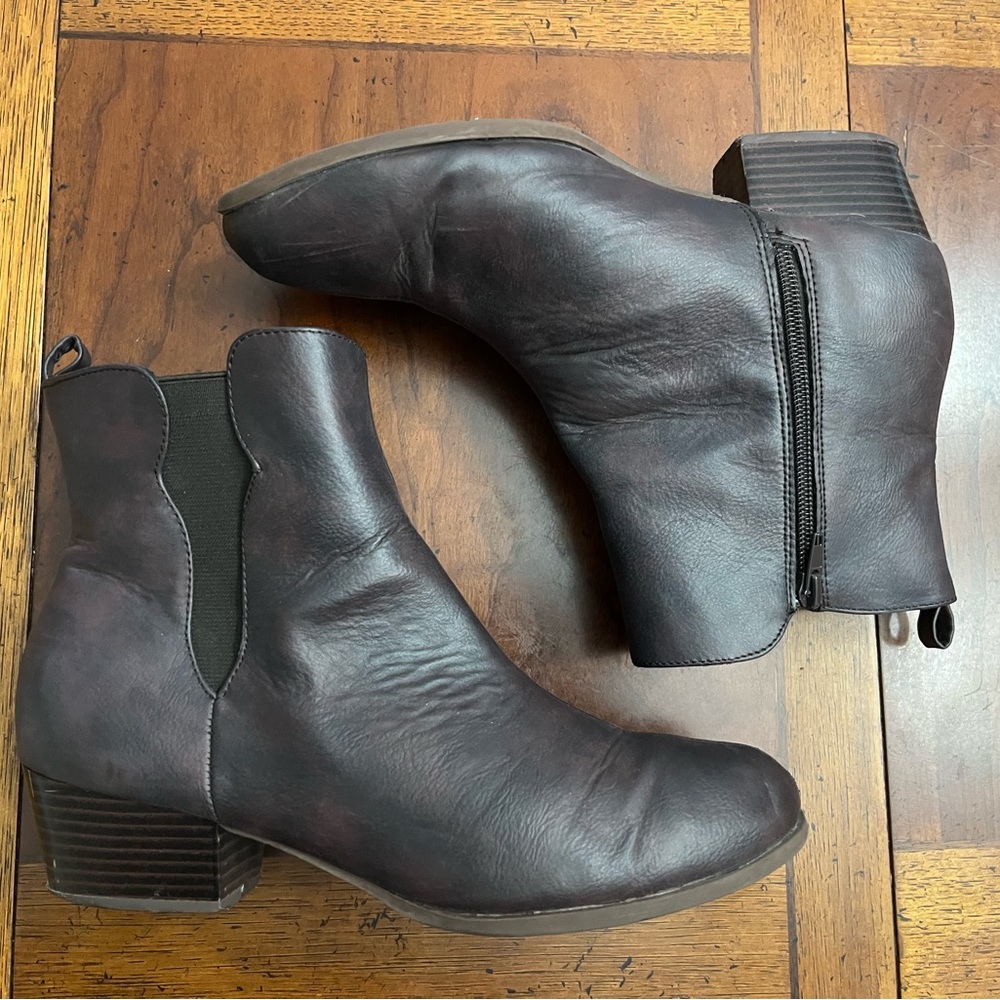 Cushion Walk Boots by Avon